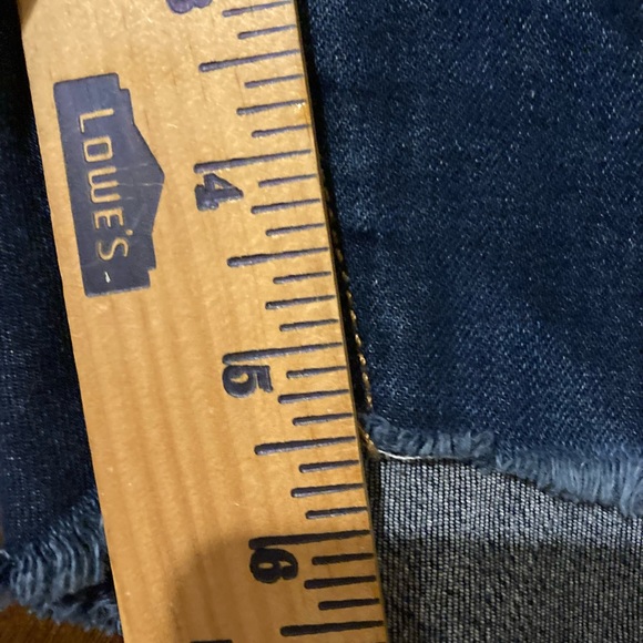 Juniors Size 6R Express Jean Frayed Shorts - Picture 13 of 15